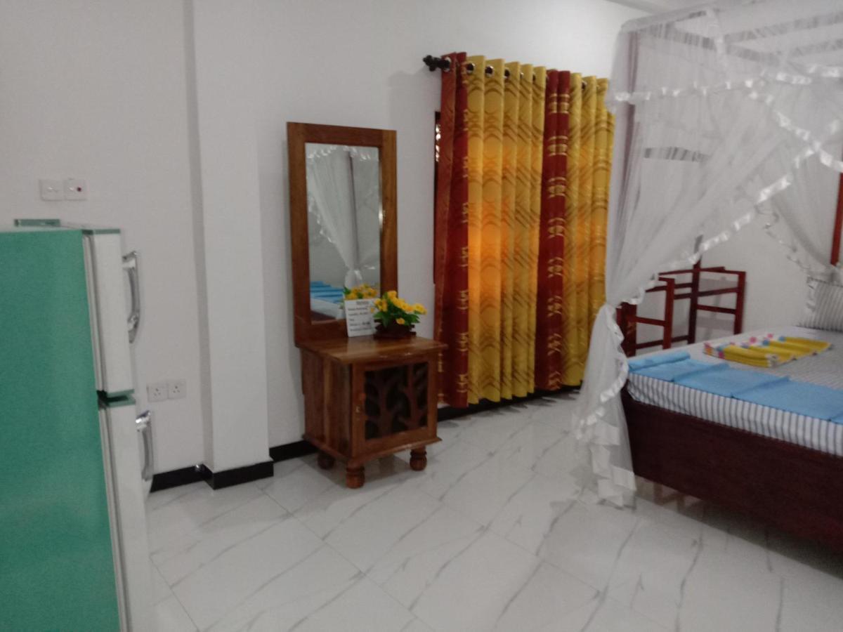 Mirissa Breeze Otel Dış mekan fotoğraf